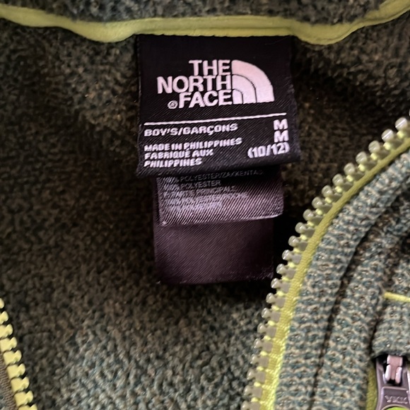 Boys North Face full zip jacket - Picture 2 of 3